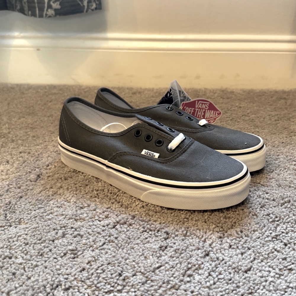 NWT Vans Dark Gray Core Classic Sneakers